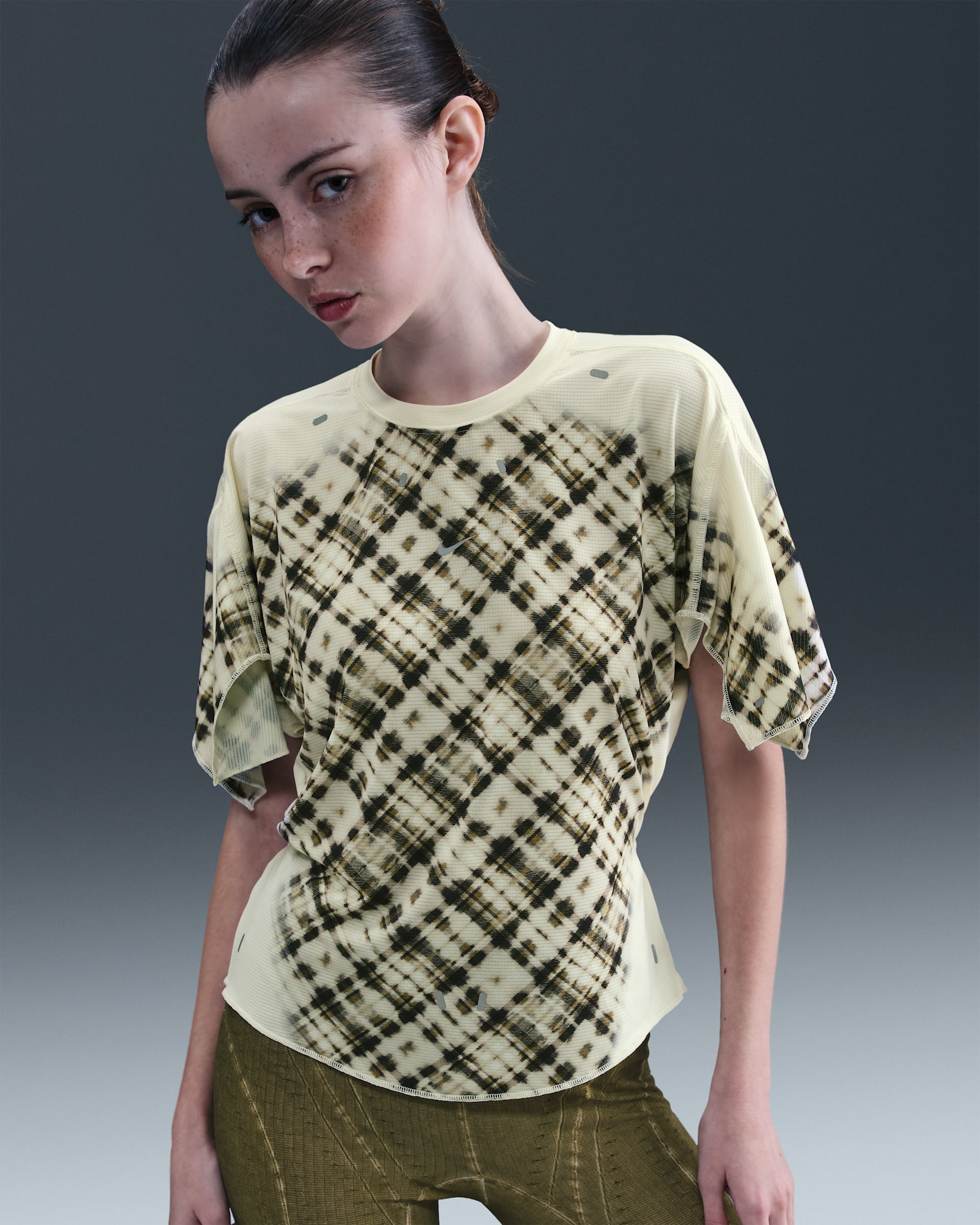 KNWLS Nike Women's Storm Top. Nike JP